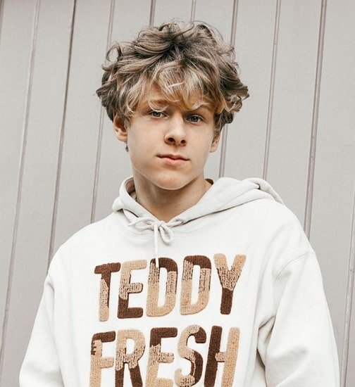 How Old Is Lev Cameron