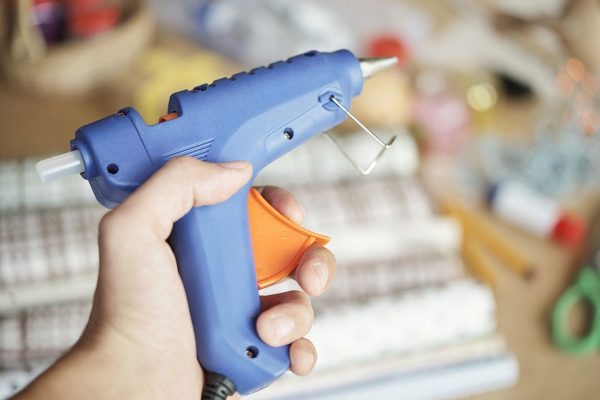 Glue Guns in Manufacturing Applications